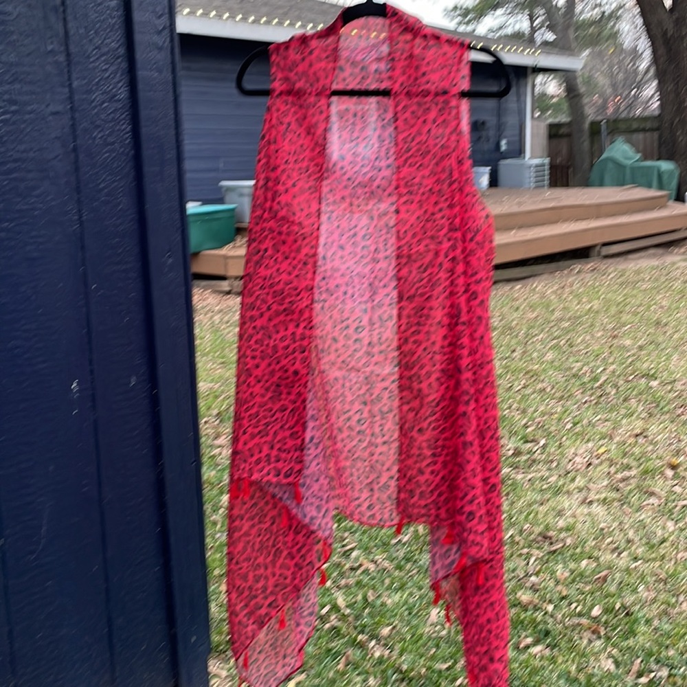 RED LEOPARD VEST - Picture 8 of 10